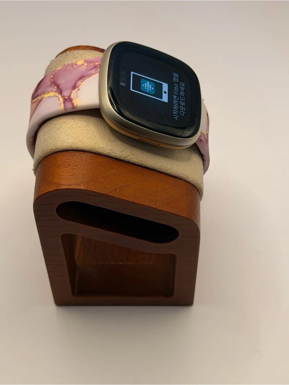Fitbit Versa 3, Charger Included, Tested, New Band